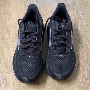Brooks Ghost 17 size 8